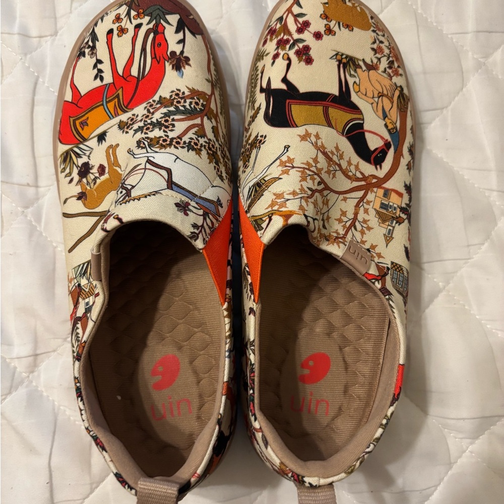 UIN Slip-On Slippers horses in Tang Dynasty size 8.5